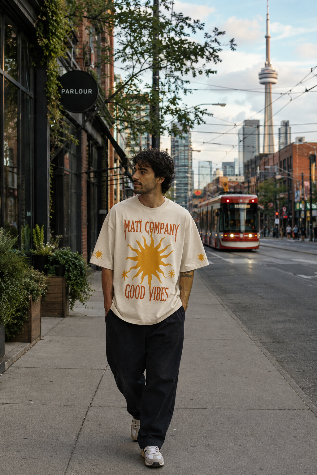 SUN SEEKER TEE